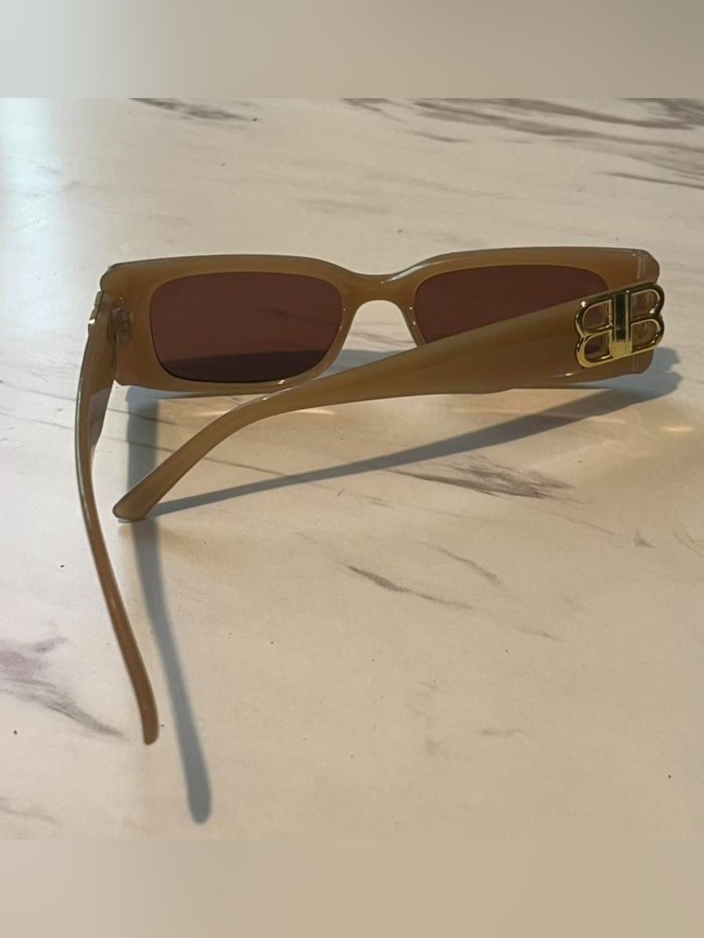 Classic Rectangular Women's Sunglasses in Beige - Picture 7 of 7